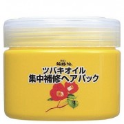 Интенсивно восстанавливающая маска для повреждённых волос с маслом камелии японской 300 г Camellia Oil Concentrated Hair Pack / KUROBARA